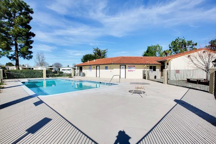 Pacific Mobile Estates Picture 2