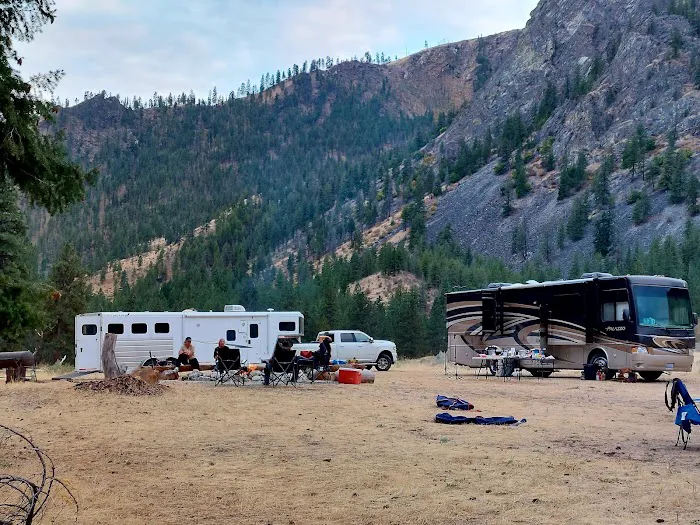 Whistlin' Pine Ranch Picture 3