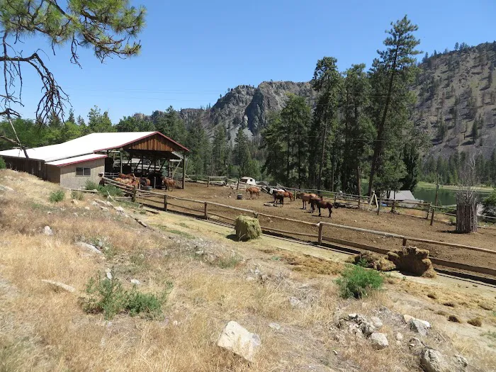 Whistlin' Pine Ranch Picture 4