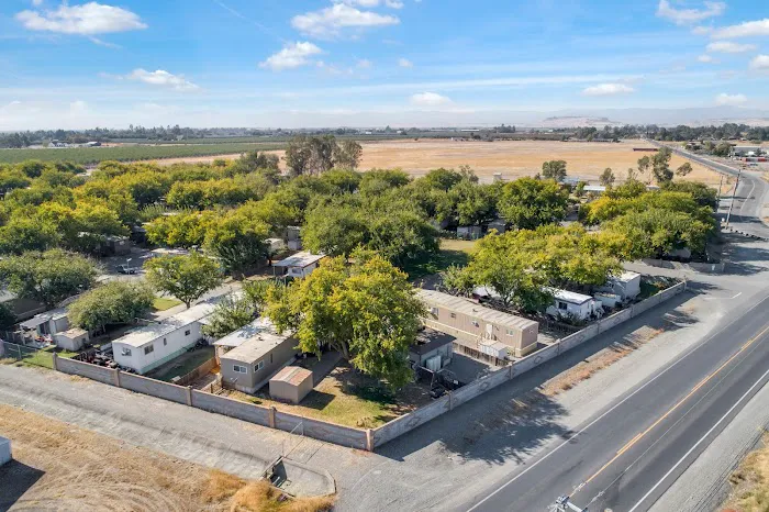 Orland Oaks Mobile Home Park Picture 1