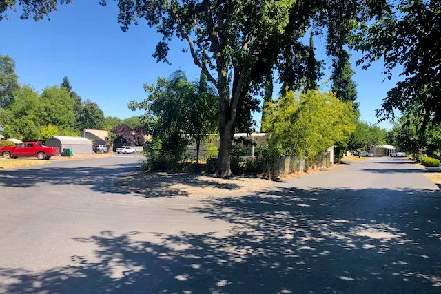Hamilton City Mobile Home Community Picture 2