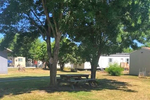 Hamilton City Mobile Home Community Picture 10