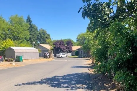 Hamilton City Mobile Home Community Picture 8