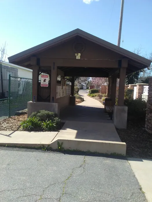 Golden Feather Mobile Home Park Picture 3