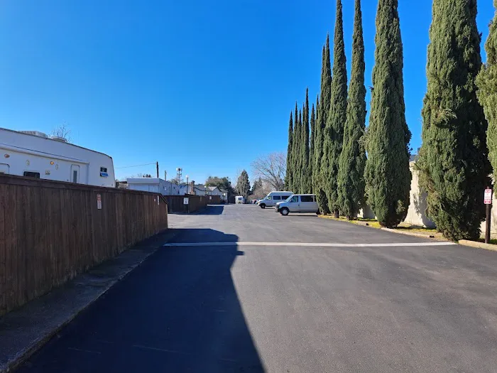 Pioneer RV Park and MHP Picture 10