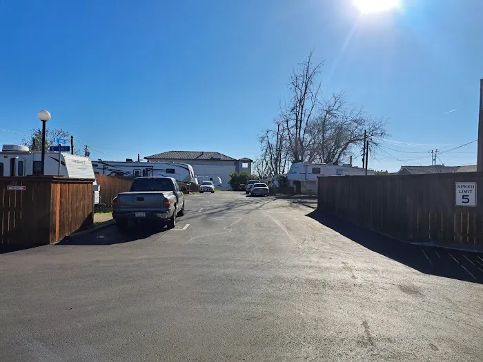 Pioneer RV Park and MHP Picture 5