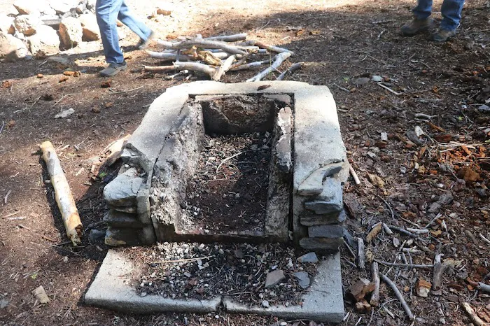 Little Grizzly Campground Picture 5