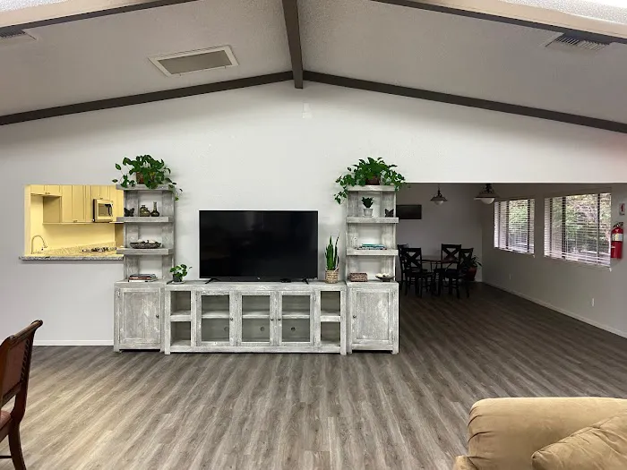 Lakeside Village Mobile Home Park Picture 4