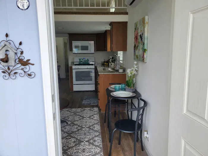 Granite Bay Mobile Home Park Picture 4