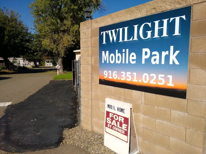 Twilight RV & Mobile Home Park Picture 9