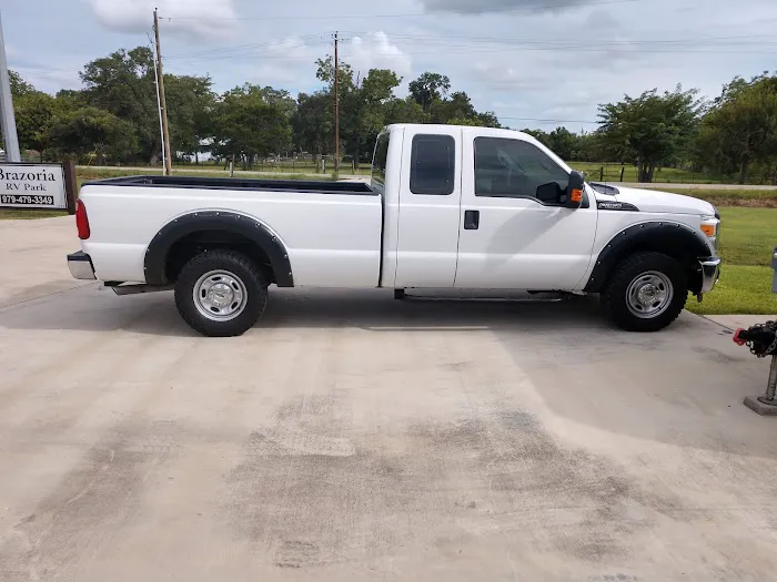 Brazoria RV Park by QRV Picture 5