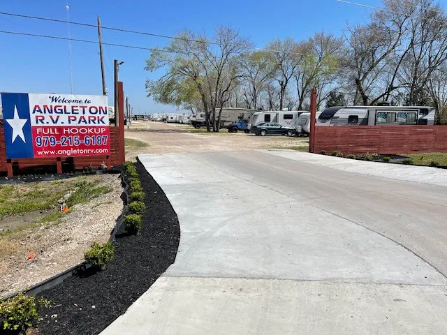 Angleton RV Park & Resort Picture 1