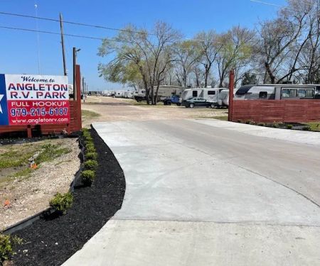 Angleton RV Park & Resort