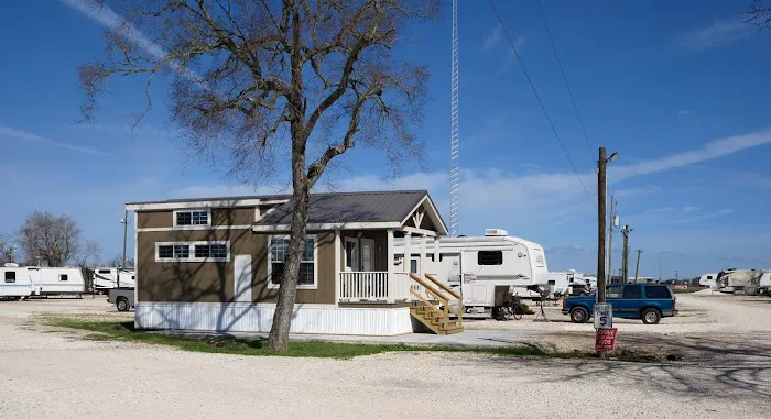 Angleton RV Park & Resort Picture 6