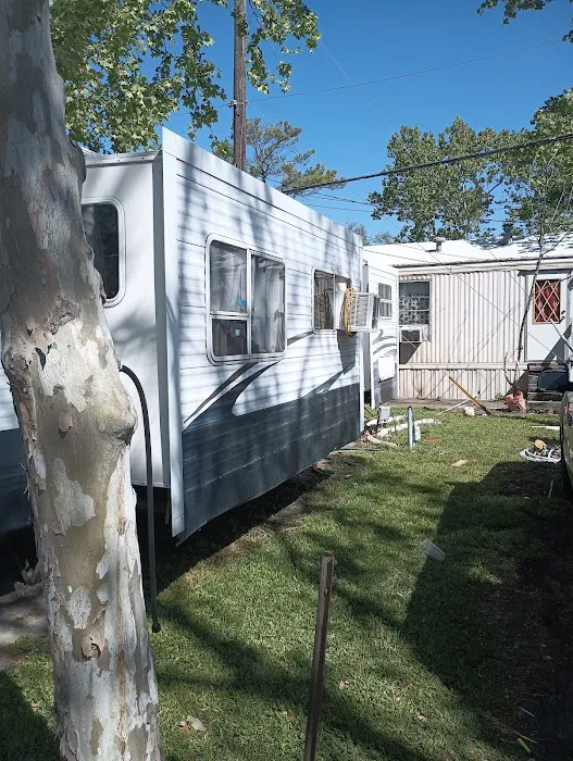 Van Manor Mobile Home & RV Park Picture 4