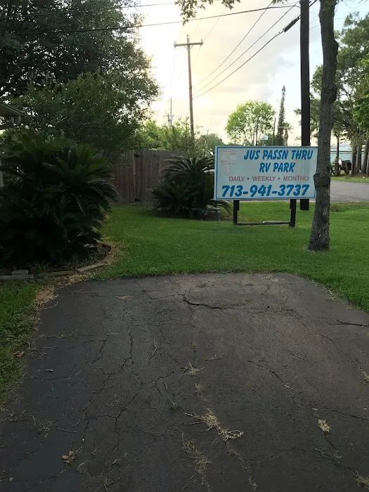 Jus Passn Thru RV Park Picture 6