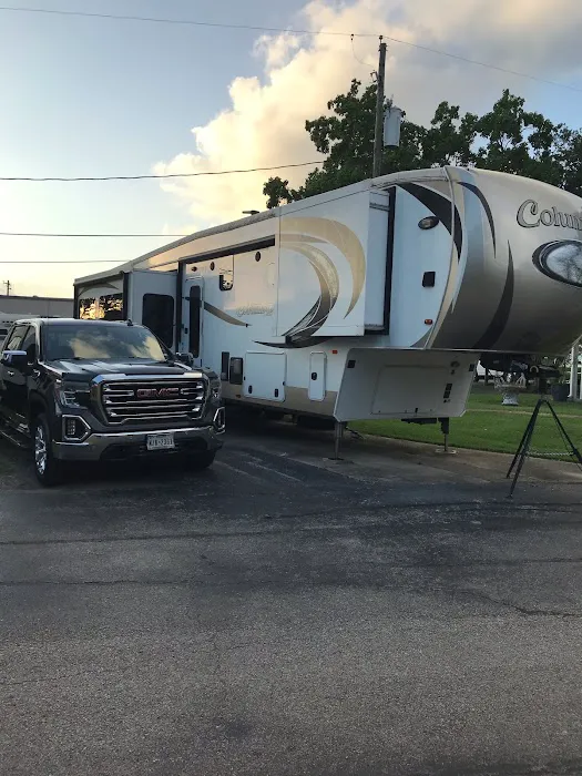 Jus Passn Thru RV Park Picture 10