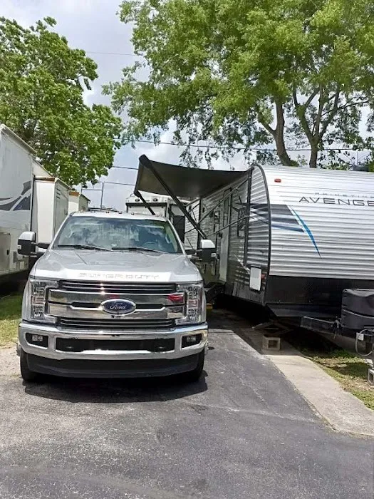 Jus Passn Thru RV Park Picture 2