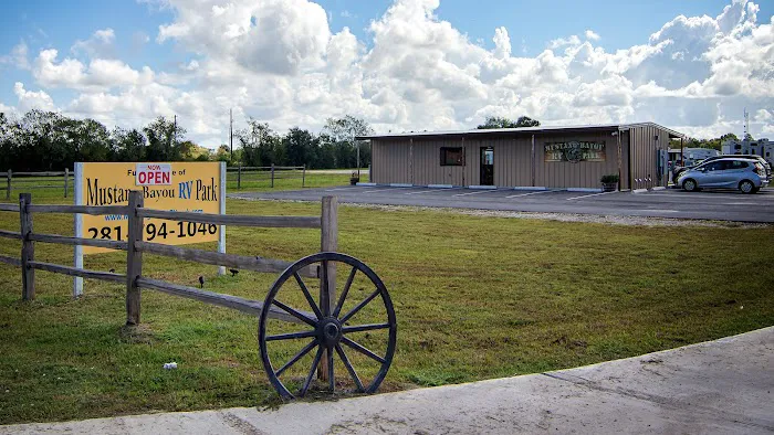 Mustang Bayou RV Park Picture 2