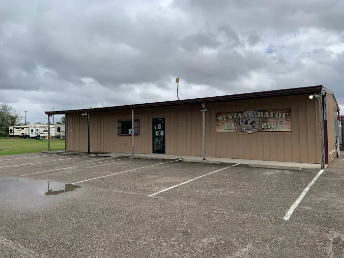 Mustang Bayou RV Park Picture 9