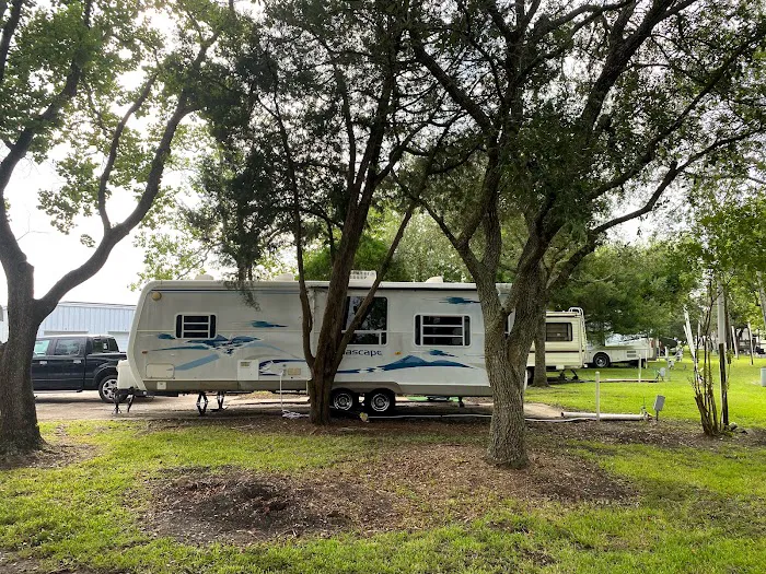 Meadowlark RV Park Picture 5