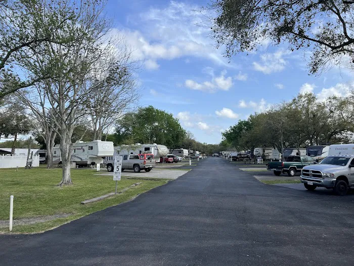 Meadowlark RV Park Picture 8