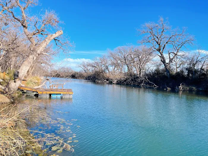 Fishing RV park Picture 4