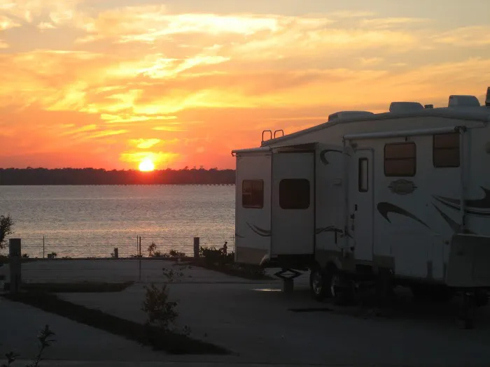 San Jacinto Riverfront RV Resort Picture 3