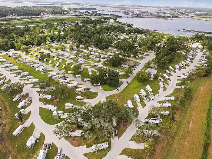 Houston Leisure RV Resort Picture 2