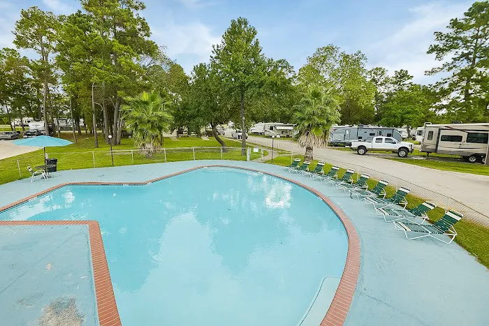 Houston Leisure RV Resort Picture 4