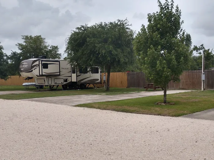 Texans RV Park Picture 7