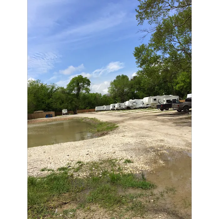 Woodforest RV Park Picture 6