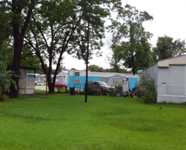 Shady Oaks RV & Mobile Home Park Picture 5