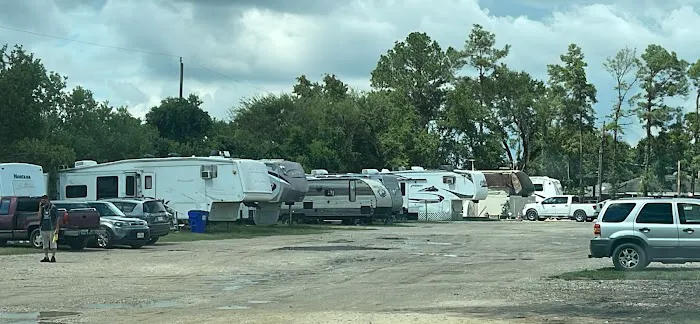 S & S RV Park Picture 2