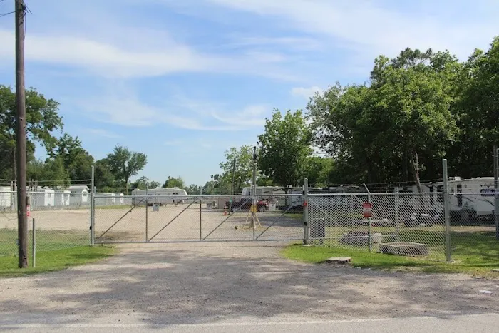 A & S RV Park Picture 6