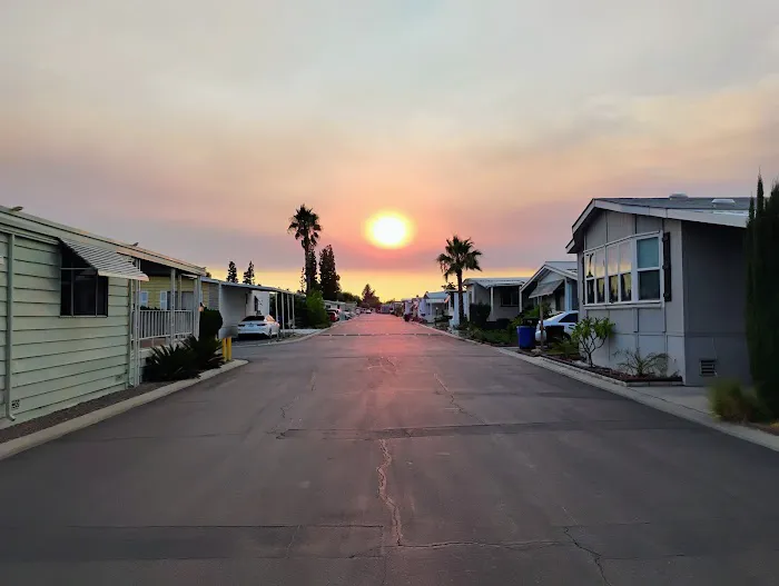 Sequoia Plaza Mobile Home Park Picture 4