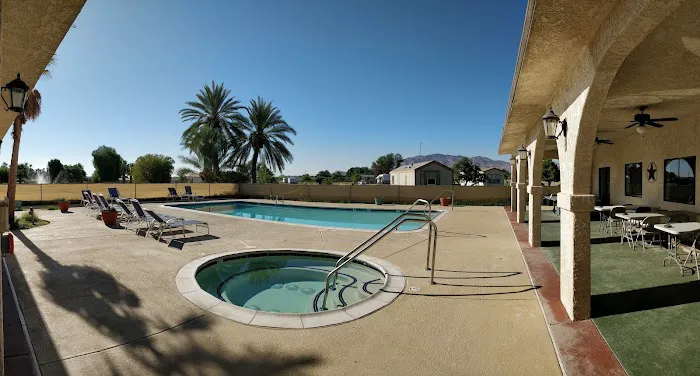 Oasis Palms RV Resort Picture 5