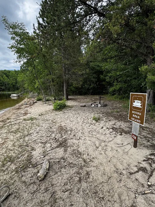 HB Round Bear Island K28 Houseboat Campsite Picture 3