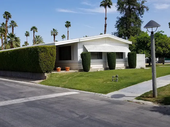 Rancho Mirage Mobile Home Park Picture 7