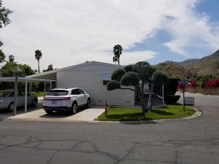 Rancho Mirage Mobile Home Park Picture 4