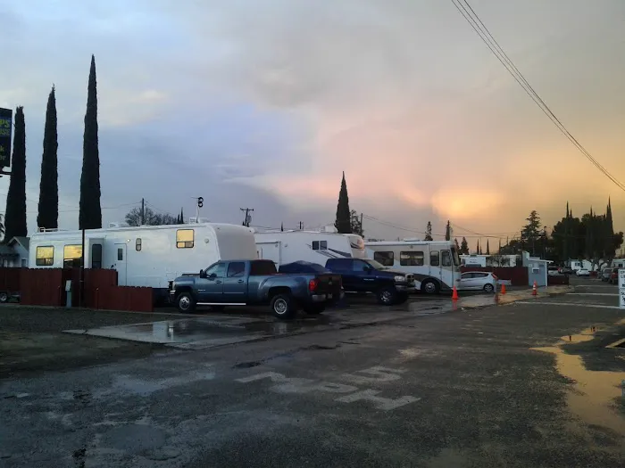 Modern Mobile Home Park Picture 8