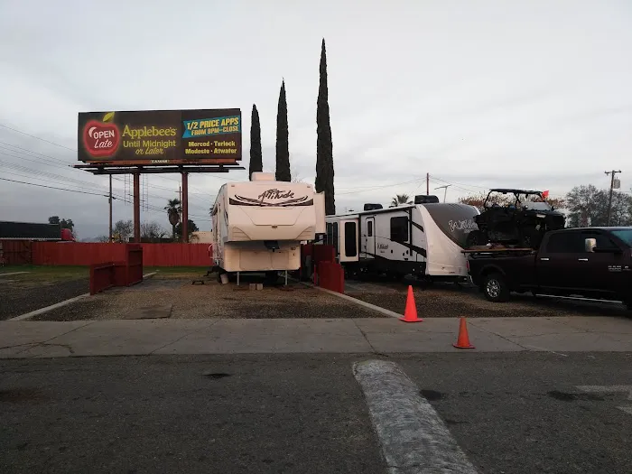 Modern Mobile Home Park Picture 9