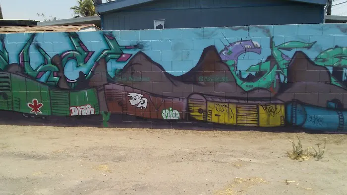 Golden Wheels Mobile Home Park Picture 5