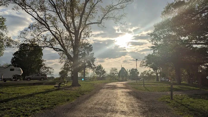 Lone Star Lake Park Campground Picture 3