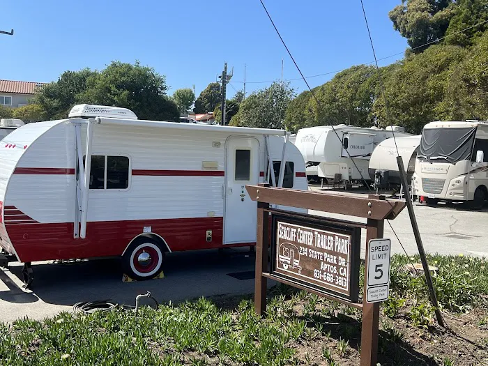Seacliff Center RV Park Picture 1