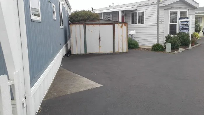 Surf & Sand Mobile Home Park Picture 2