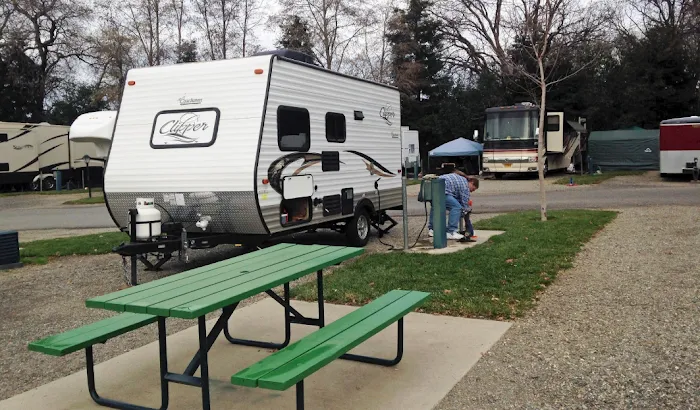 Almond Tree RV Park Picture 9