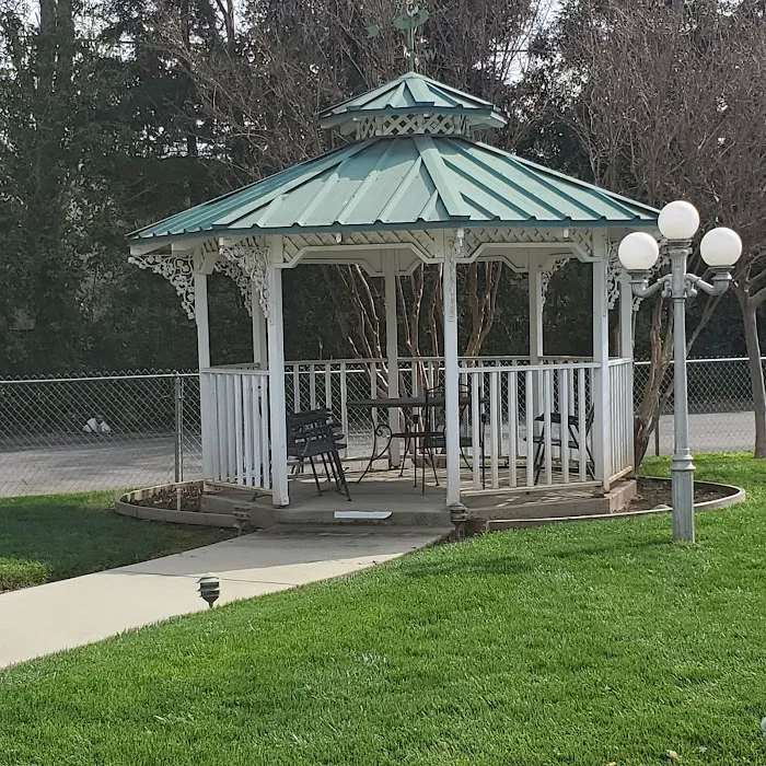 Almond Tree RV Park Picture 5