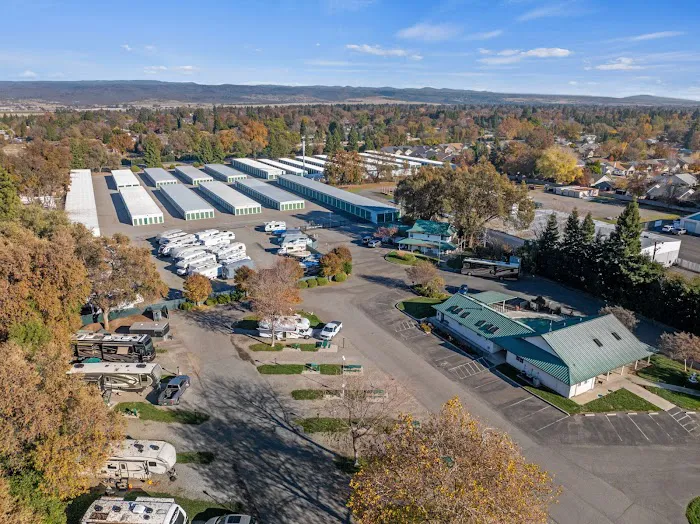Almond Tree RV Park Picture 4