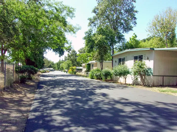 Chico Mobile Home Park Picture 7